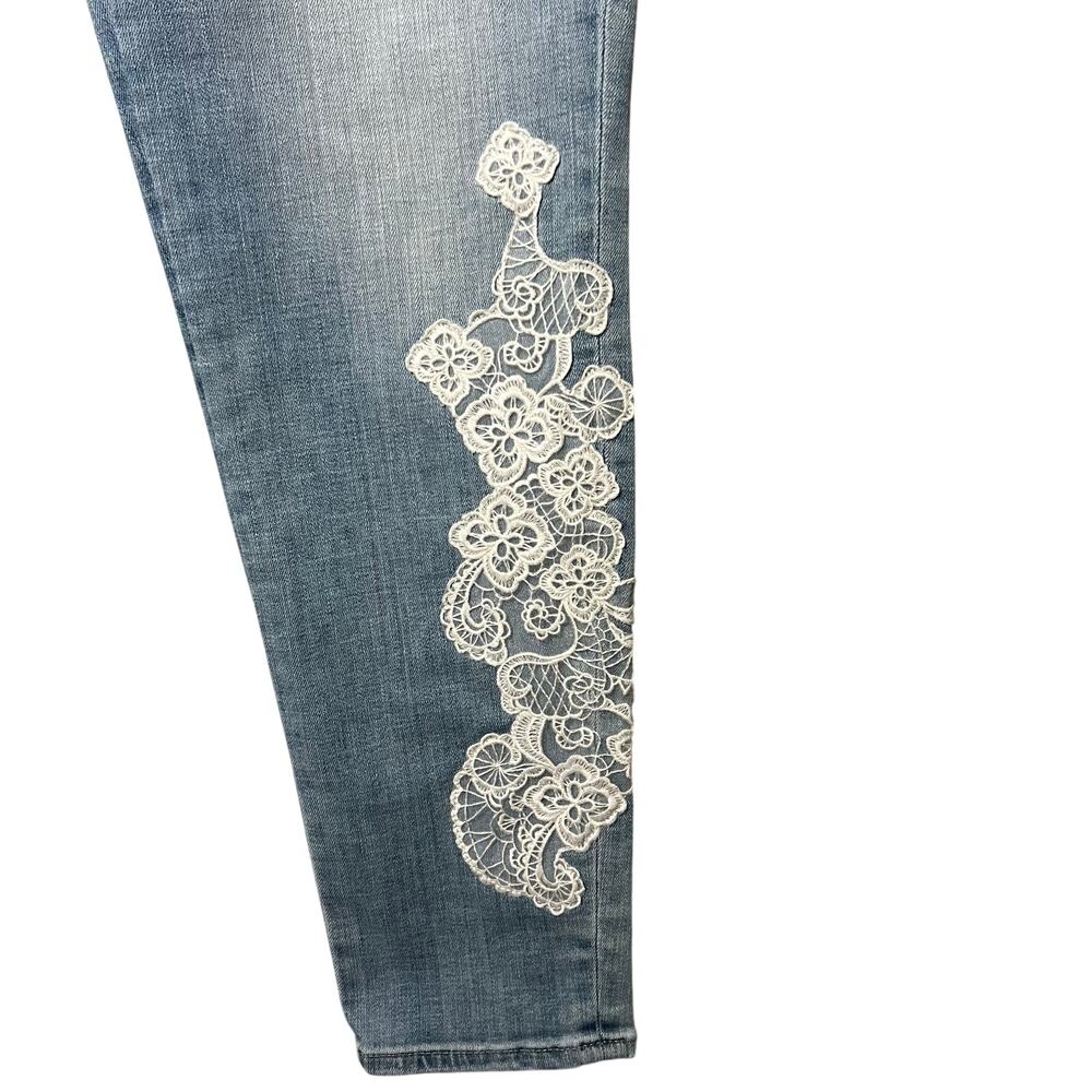 White House Black Market Mid Rise Girlfriend Everyday Soft Jeans | Womens Size 4 - Picture 4 of 15